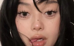 国模冰冰大胆张开双腿